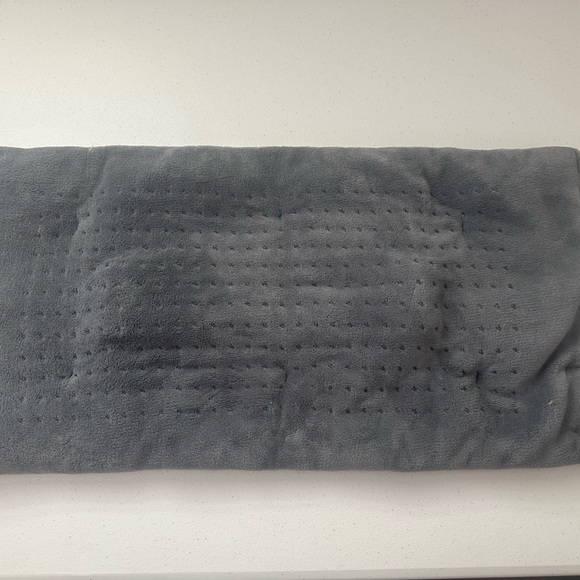 Calming Heat Massaging Weighted Heating Pad by Sharper Image - Picture 1 of 5